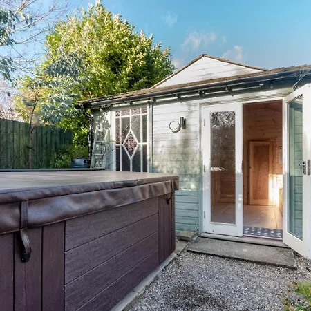 Holiday home 5 Bed In Oc-sa871 *