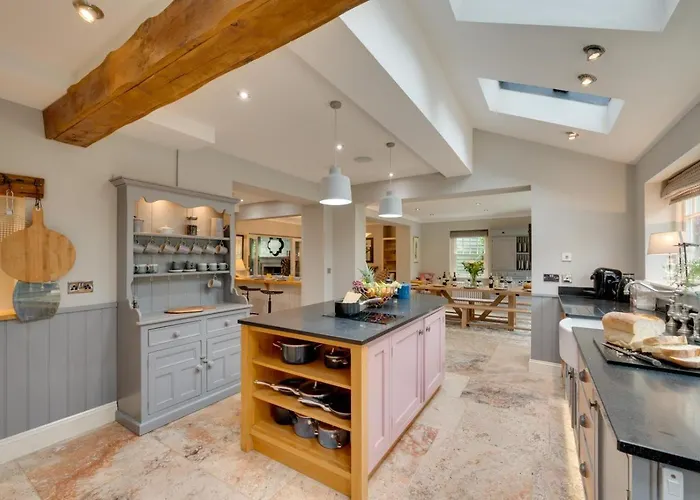 5 Bed In Oc-sa871 Holiday home