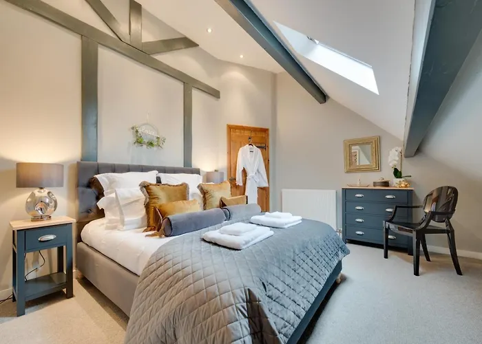 5 Bed In Oc-sa871 Holiday home *